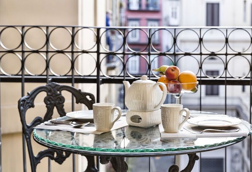 اتاق سوپریور, Art Resort Galleria Umberto