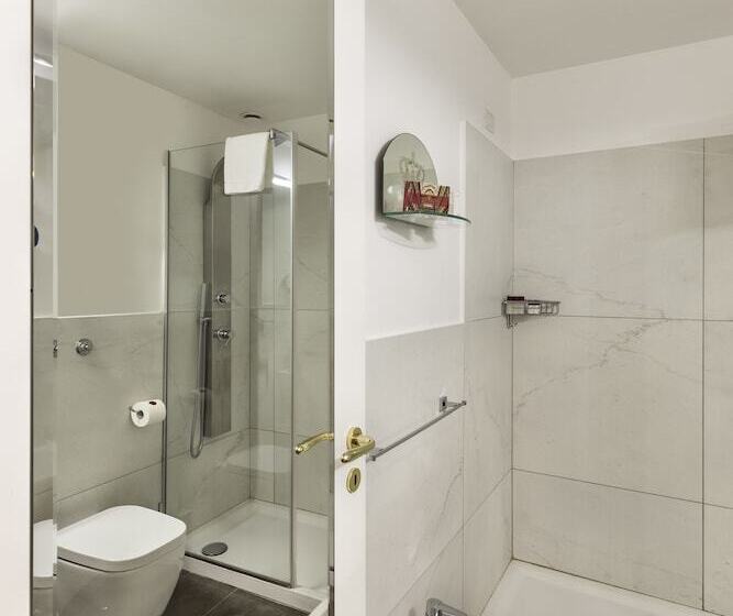 اتاق سوپریور سه تخته, Art Resort Galleria Umberto