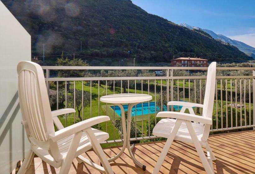 Номер Стандарт Вид на Сад, Astoria 3stelle S