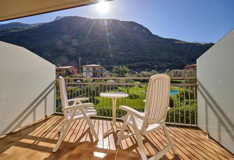 Номер Стандарт Вид на Сад, Astoria 3stelle S