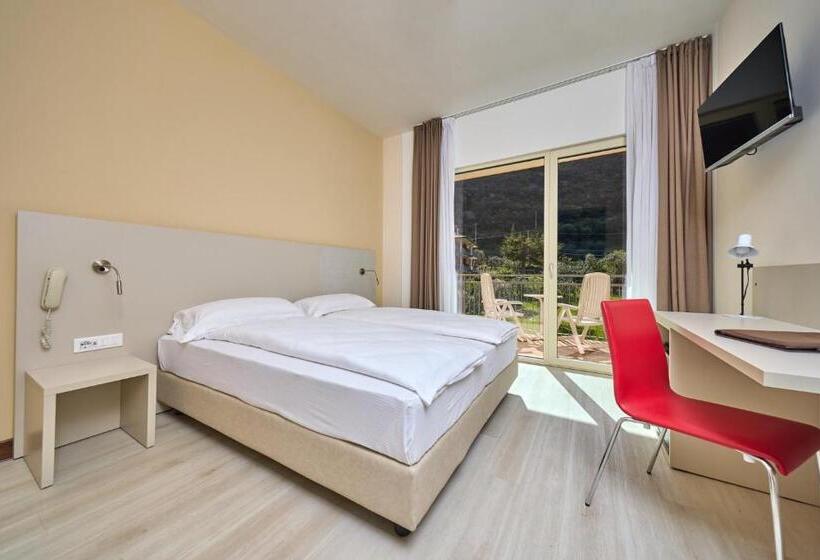 Номер Стандарт Вид на Сад, Astoria 3stelle S