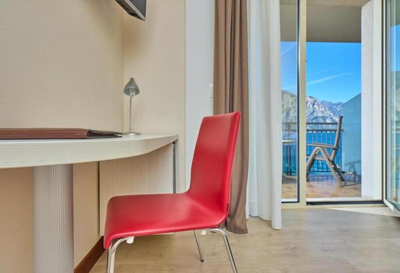 Номер Стандарт Вид на Озеро, Astoria 3stelle S