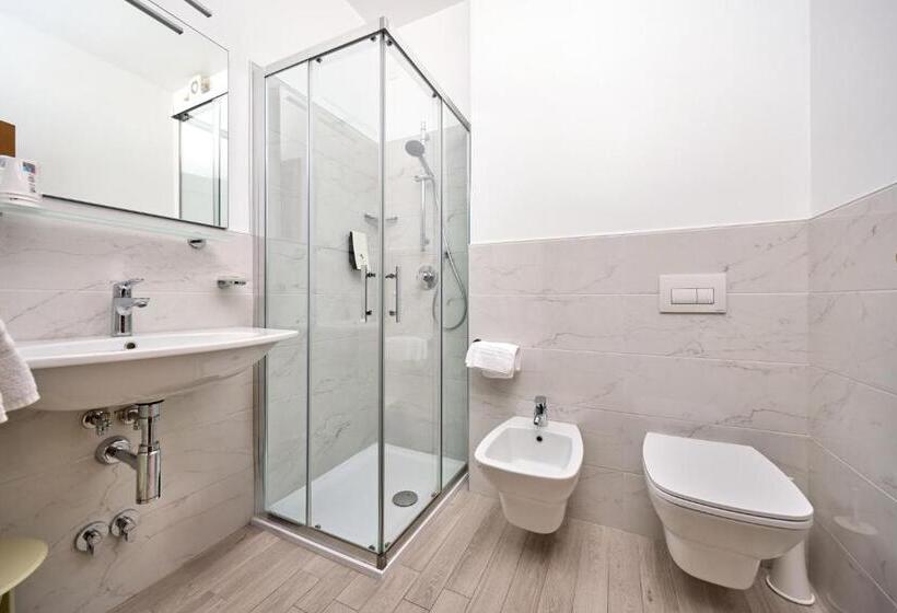 Номер Стандарт Вид на Озеро, Astoria 3stelle S