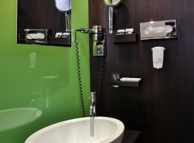 اتاق استاندارد سه نفره, Best Western Cinemusic