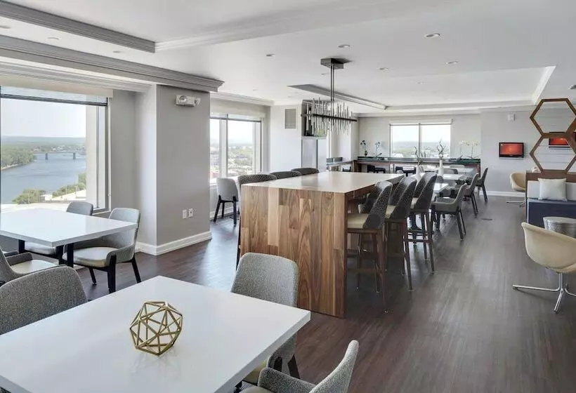 Standard-huone 2 Parivuodetta, Hartford Marriott Downtown