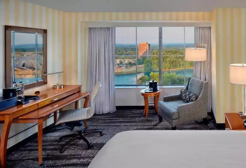Standard-invahuone, Hartford Marriott Downtown
