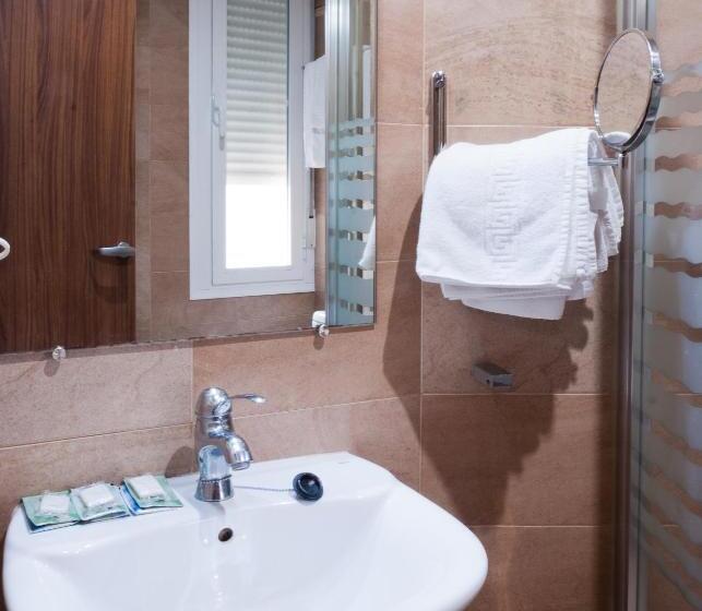 اتاق استاندارد, Hidalgo Quijada