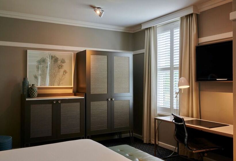 스탠다드 룸, Kurrajong Canberra