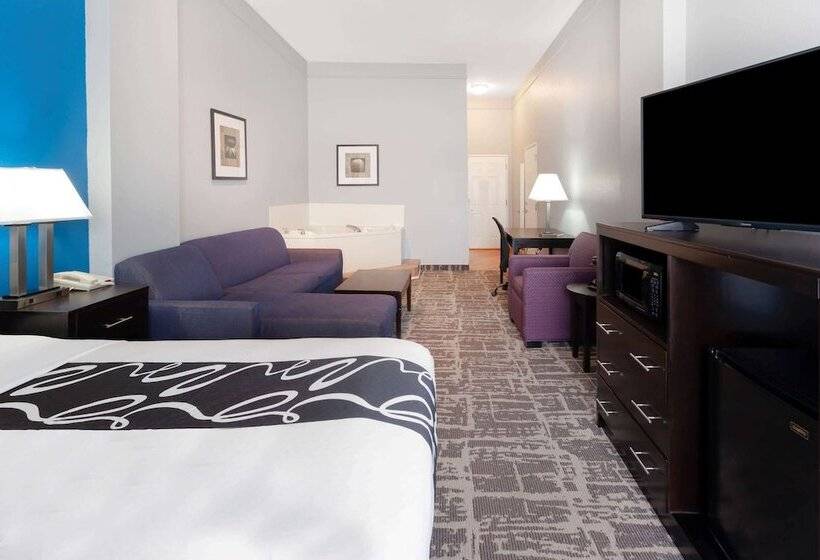 מיטת קינג בסוויטה, La Quinta By Wyndham Kerrville