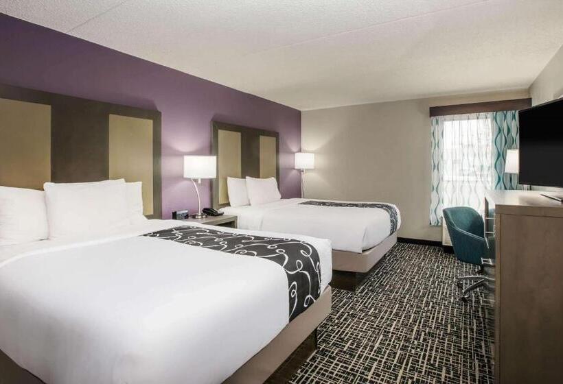 디럭스 룸, La Quinta Inn By Wyndham Davenport & Conference Center