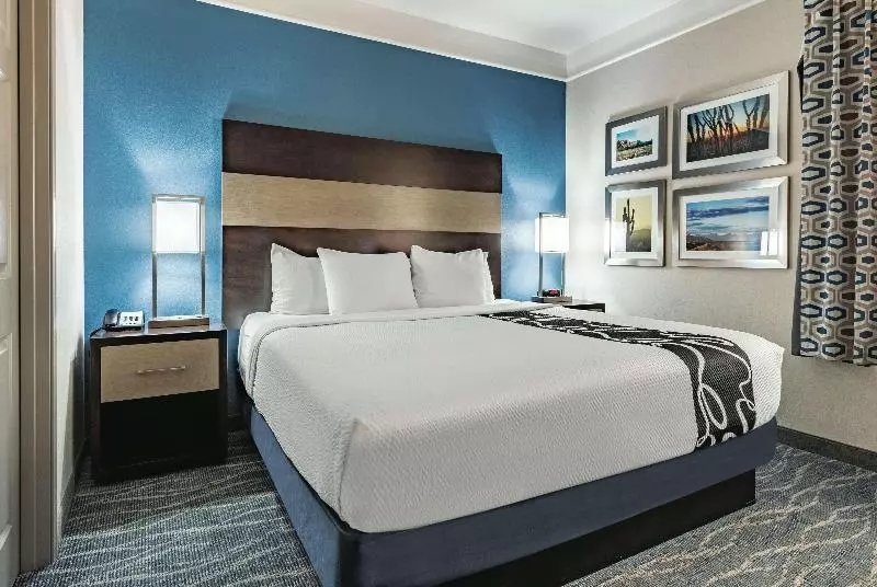 キングサイズベッドのデラックスルーム, La Quinta By Wyndham Phoenix I 10 West