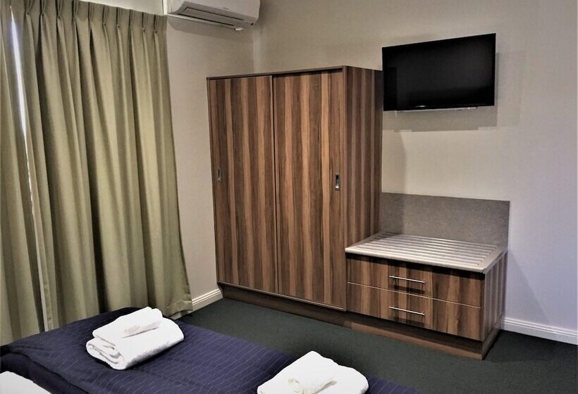 Номер Стандарт, Pittsworth Motor Inn
