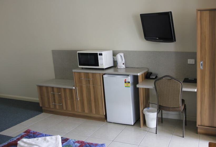 패밀리 룸, Pittsworth Motor Inn