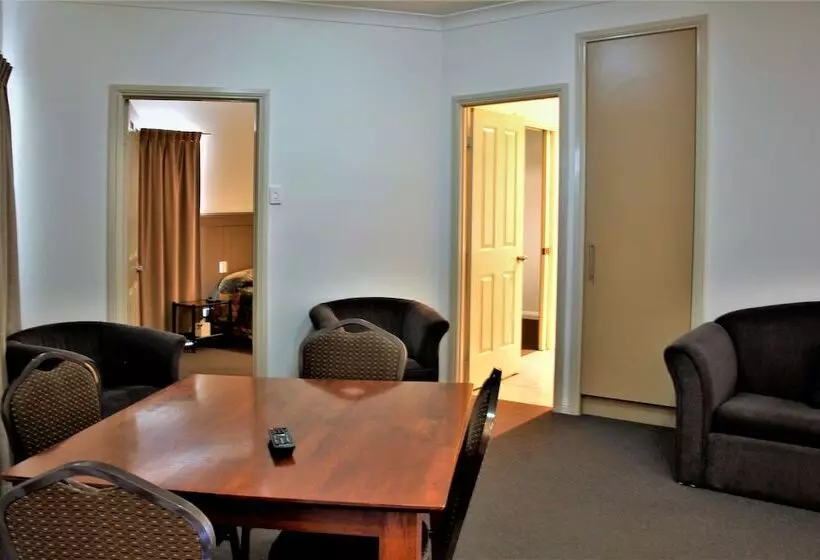 エクゼクティブスイート, Pittsworth Motor Inn