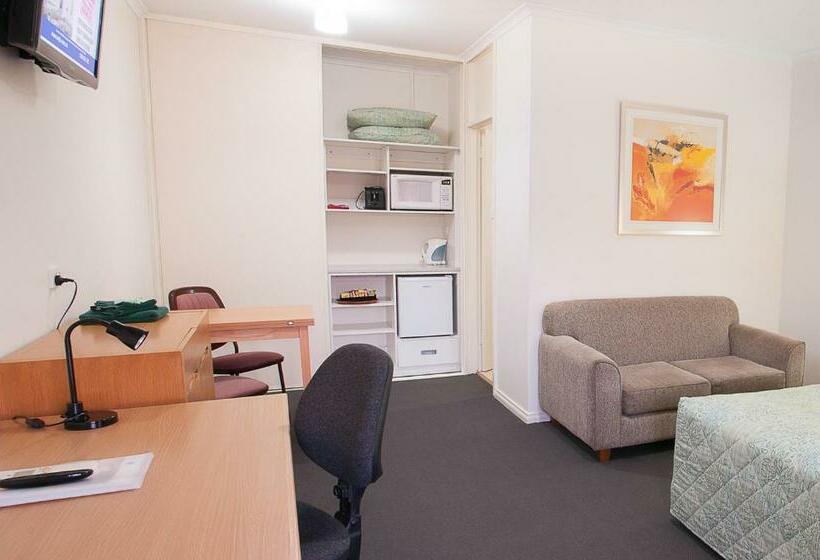 سوییت, The Standpipe Golf Motor Inn