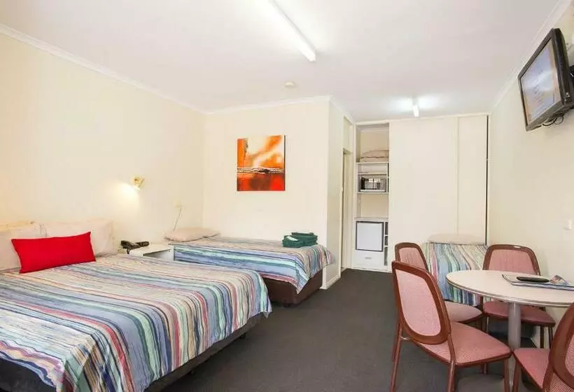 سوییت خانوادگی, The Standpipe Golf Motor Inn