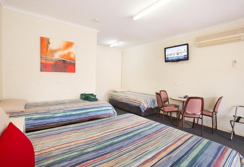 سوییت خانوادگی, The Standpipe Golf Motor Inn