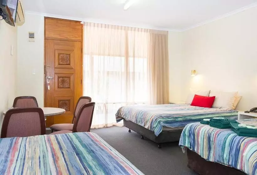 سوییت خانوادگی, The Standpipe Golf Motor Inn