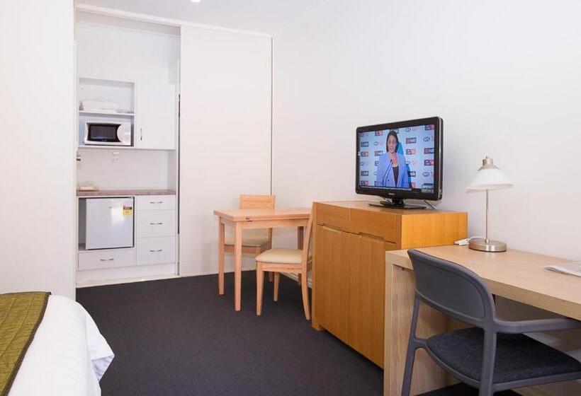 سوییت اجرایی, The Standpipe Golf Motor Inn