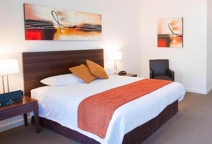 سوییت لوکس, The Standpipe Golf Motor Inn