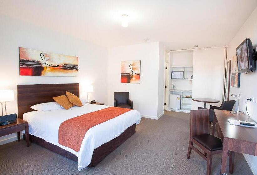 سوییت لوکس, The Standpipe Golf Motor Inn