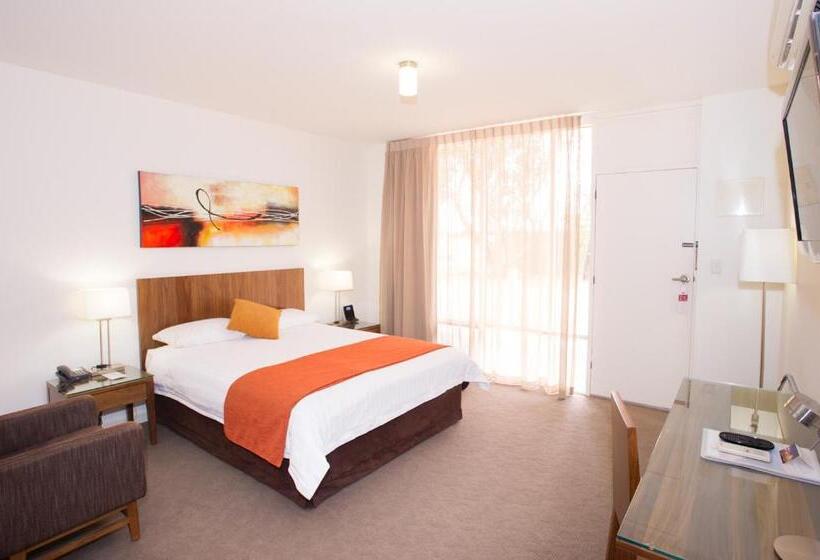 سوییت, The Standpipe Golf Motor Inn