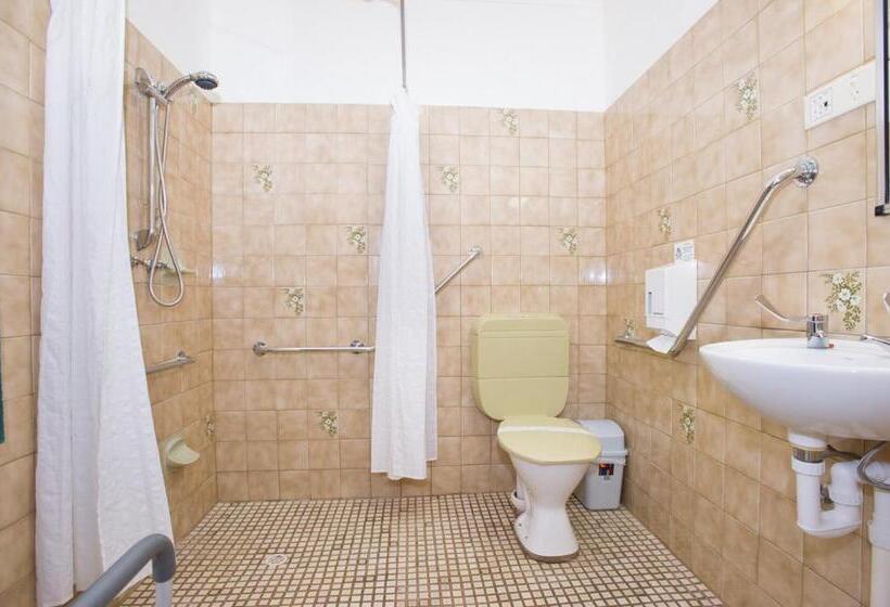 سوئیت برای معلولان, The Standpipe Golf Motor Inn