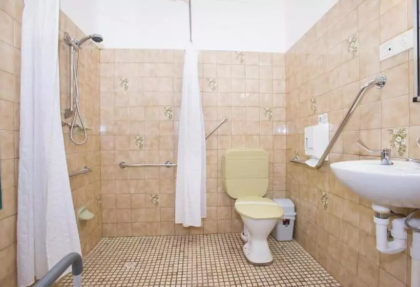 سوئیت برای معلولان, The Standpipe Golf Motor Inn