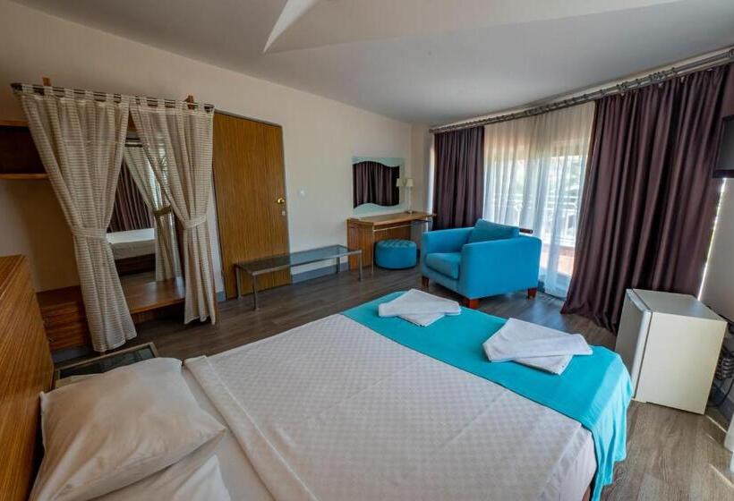 家庭间, Tu Casa Gelidonya