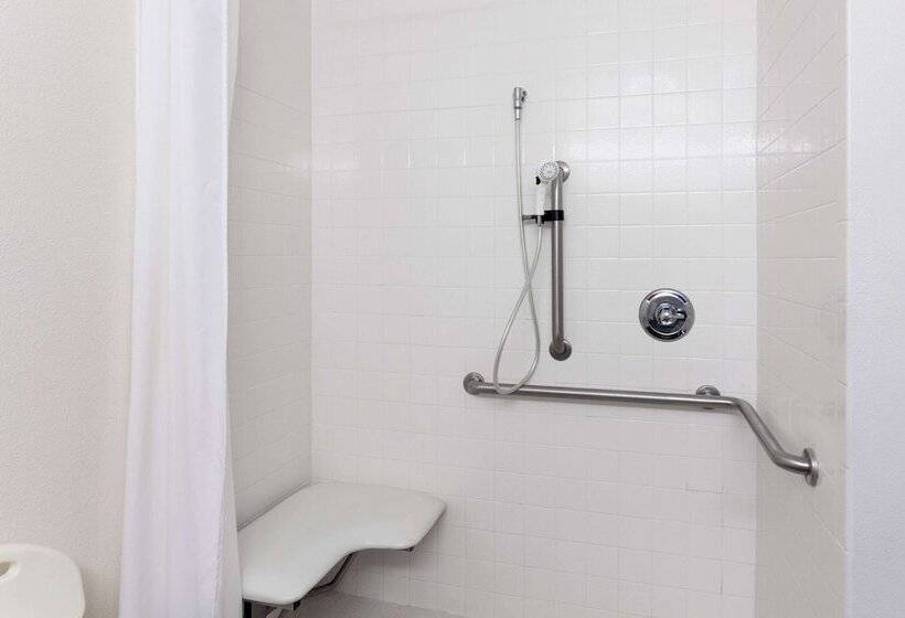 غرفة قياسية لذوى الاحتياجات الخاصة, Microtel Inn & Suites By Wyndham Wellton