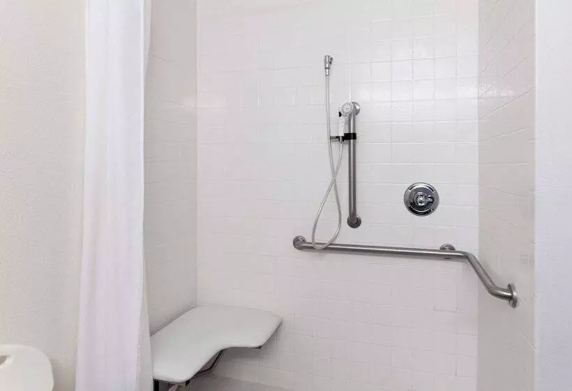 身障者適用スタンダードルーム, Microtel Inn & Suites By Wyndham Wellton