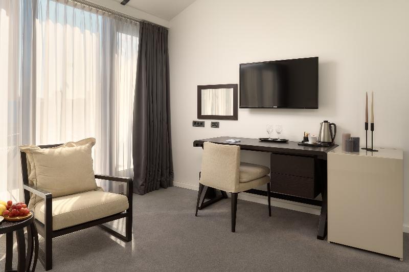 اتاق استاندارد, Atrium