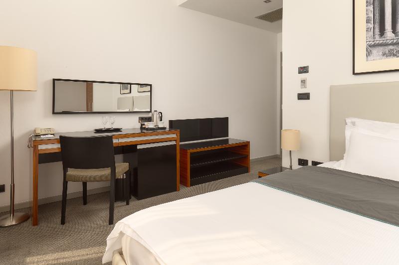 Quarto Estandar, Atrium