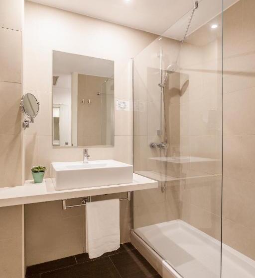 Habitación Estándar, Azz Valencia Táctica