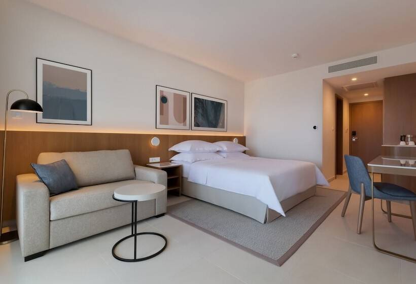 اتاق سوپریور با چشم‌انداز جانبی دریا, Bluesun Hotel Elaphusa