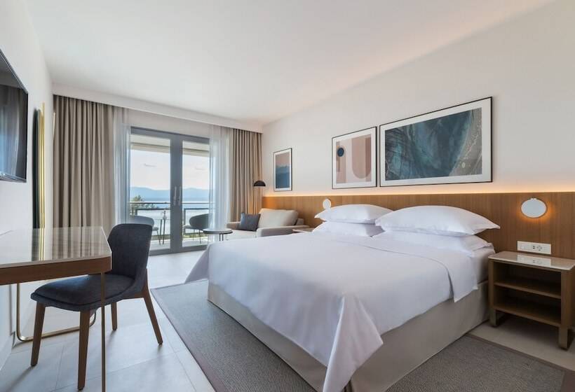 اتاق سوپریور با چشم‌انداز جانبی دریا, Bluesun Hotel Elaphusa