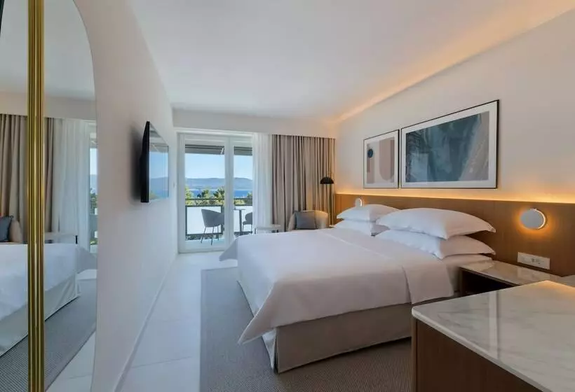 اتاق پرمیوم با چشم‌انداز دریا, Bluesun Hotel Elaphusa