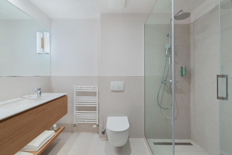 سوییت جونیور, Bluesun Hotel Elaphusa