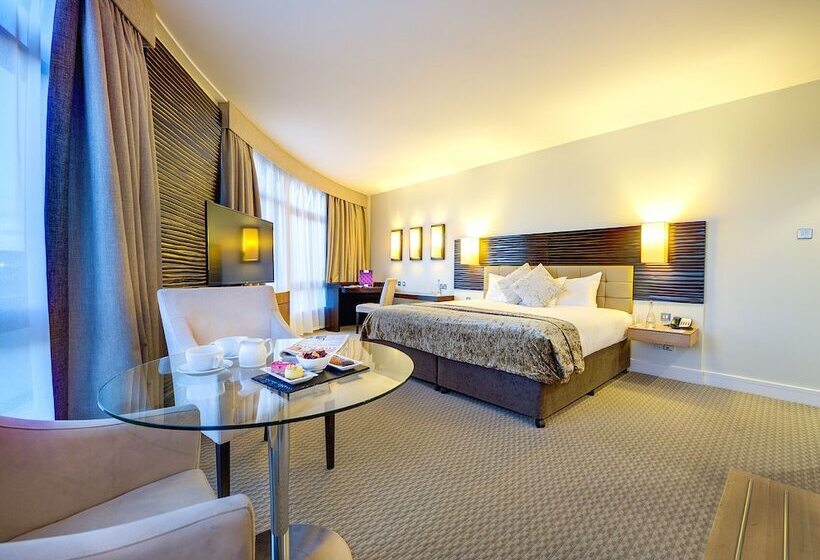 غرفة قياسية, Cork International