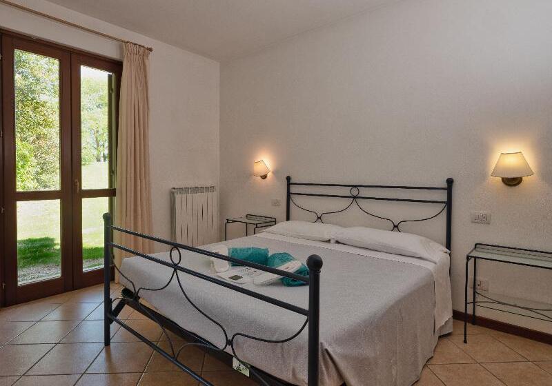 带2个卧室的公寓, Golf Residenza