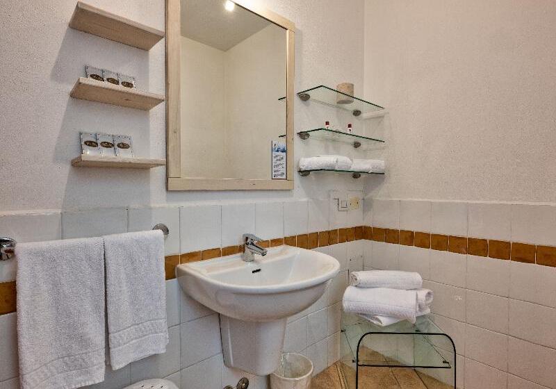 带2个卧室的公寓, Golf Residenza