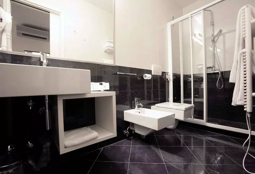 سوییت جونیور, Urban Hotel Design