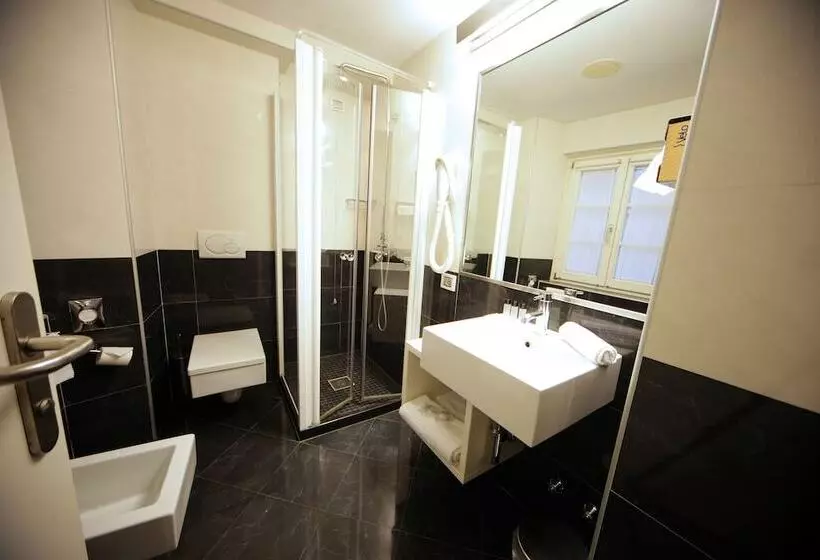 سوییت جونیور, Urban Hotel Design