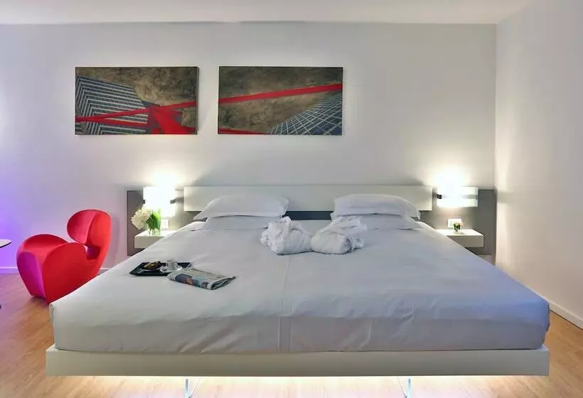 سوییت جونیور, Urban Hotel Design
