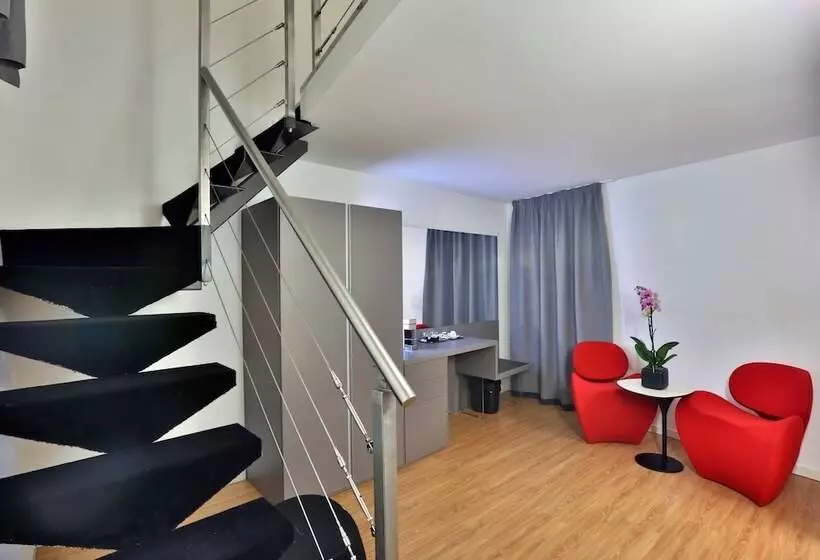 سوییت جونیور, Urban Hotel Design