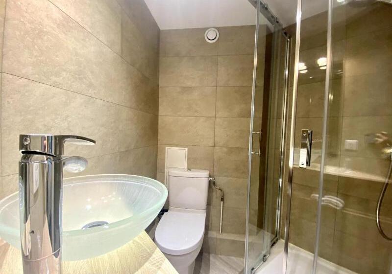 اتاق استاندارد, Victor Hugo