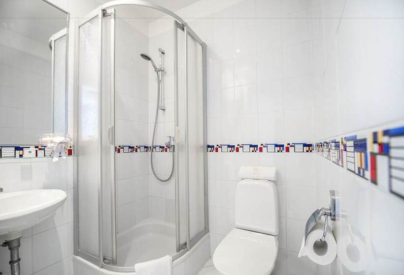 غرفة قياسية, Villa Eva