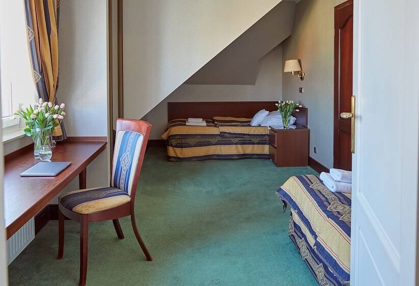 غرفة قياسية, Villa Eva