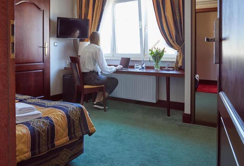 غرفة قياسية, Villa Eva