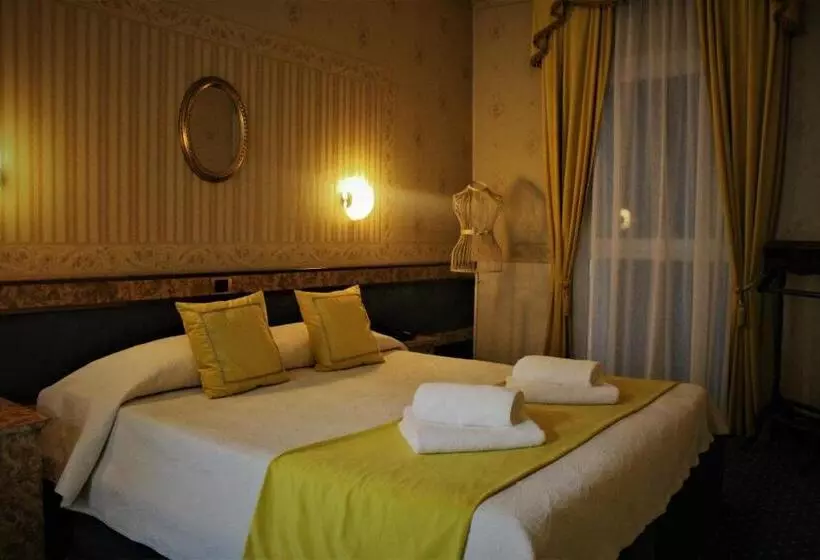 ジュニアスイート, Villa Pigalle